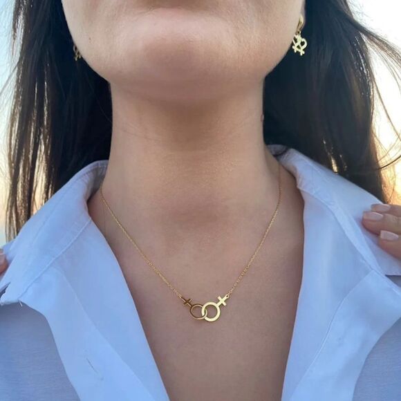 Sideways Interlocking Venus Symbol Necklace in Gold - Picture 5 of 7